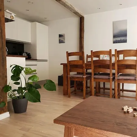 Cosy, Modern Townhouse In Sentrum 베르겐