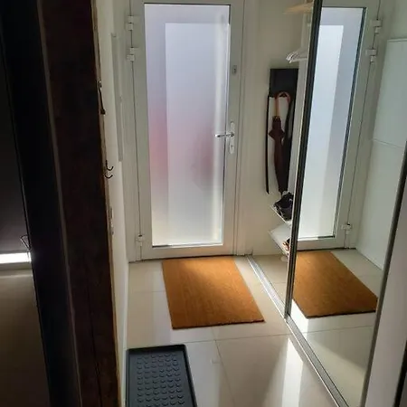 Cosy, Modern Townhouse In Sentrum 公寓
